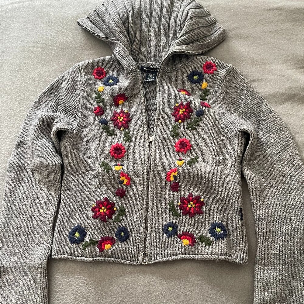 VINTAGE! Abercrombie and Fitch Floral Embroidered Zip up Cardigan Y2K Women M